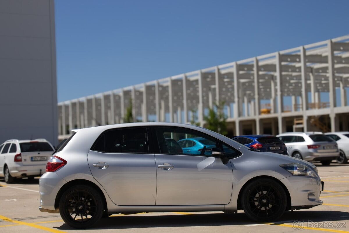 Toyota Auris BEMANI, servisované - 4
