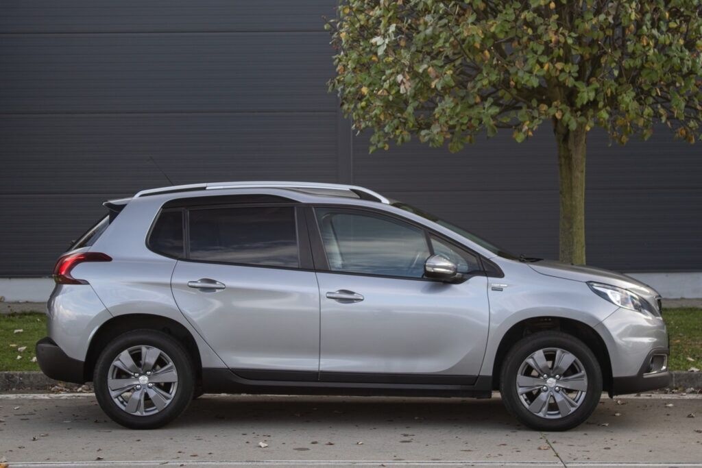 Peugeot 2008 1.2 PureTech Style - 4