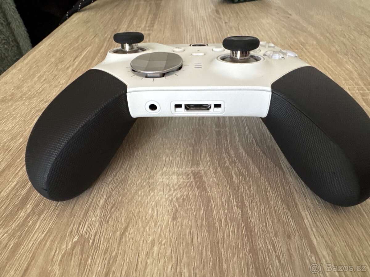 Prodám Ovladač- Xbox Elite Series - 4