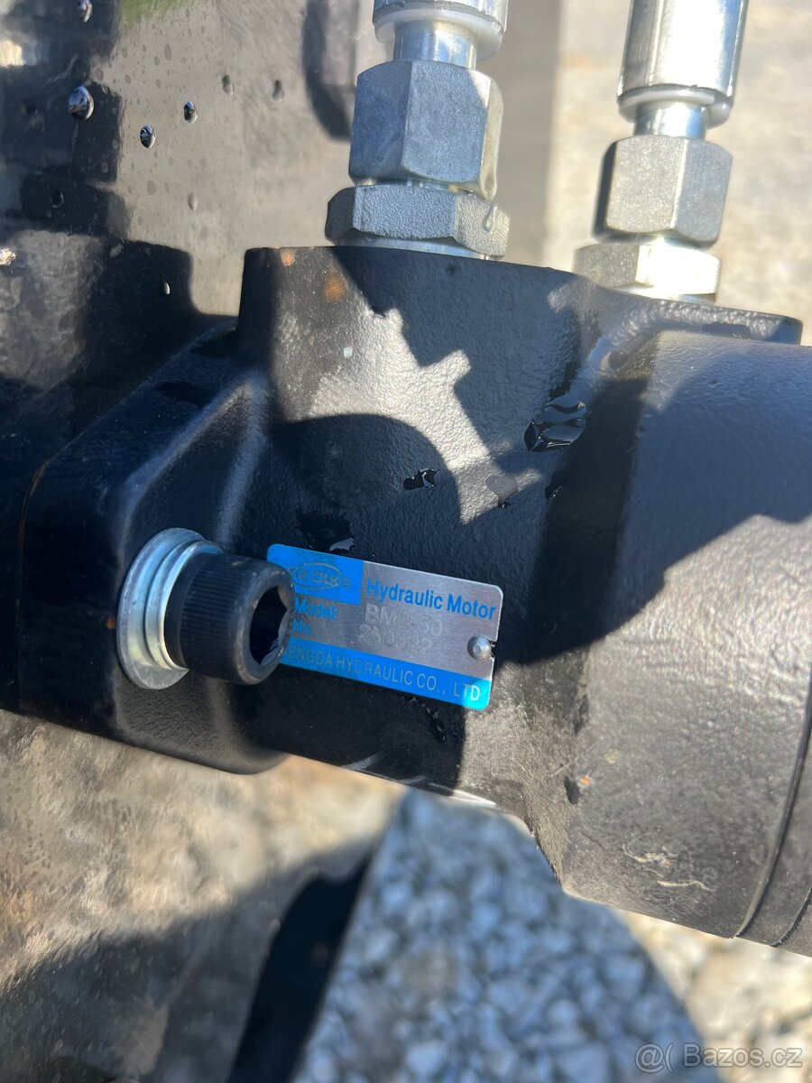 Vibrační válec noví na Smykový Nakladač - 4