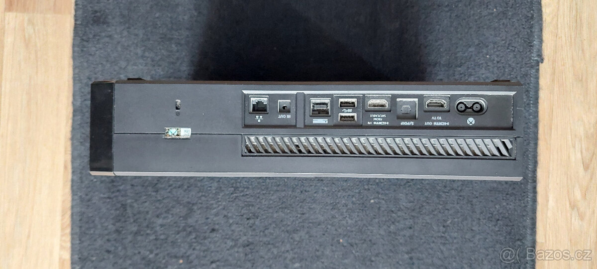 Microsoft Xbox One X 1TB,2x ovladač - 4