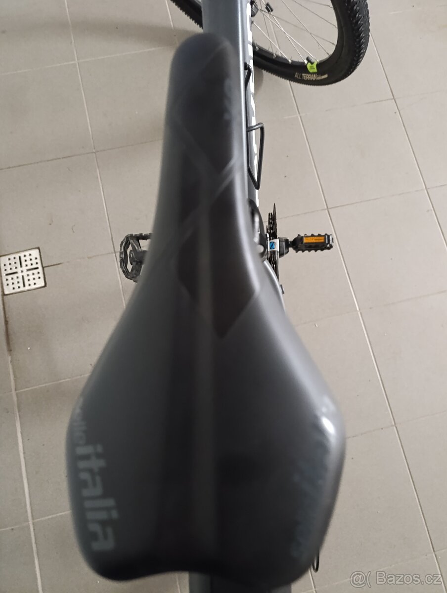 Prodám kolo MTB ST 520 RR GREY Y - 4