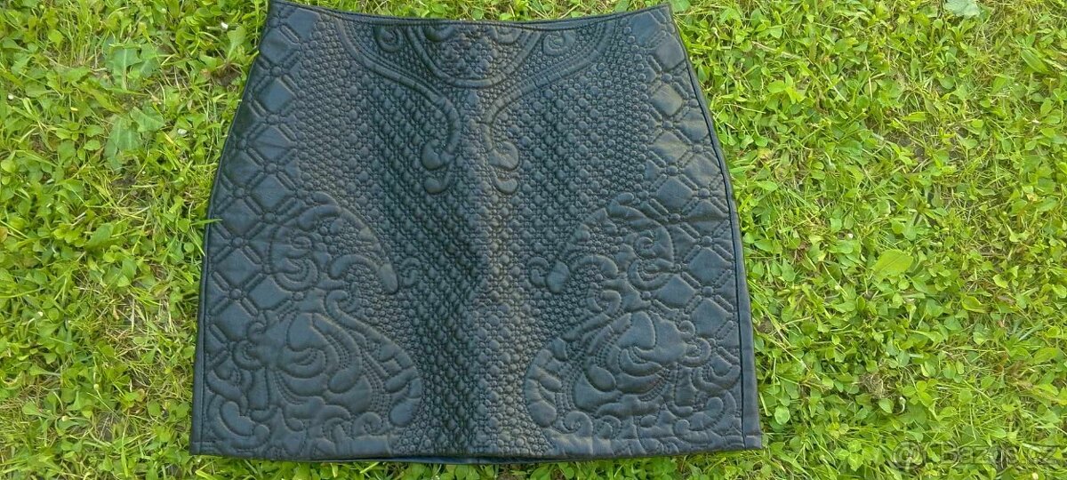 Péřová vesta z Itálie-NOVÁ 1499kč nyní 499kč,SUKNĚ,KABELKA, - 4