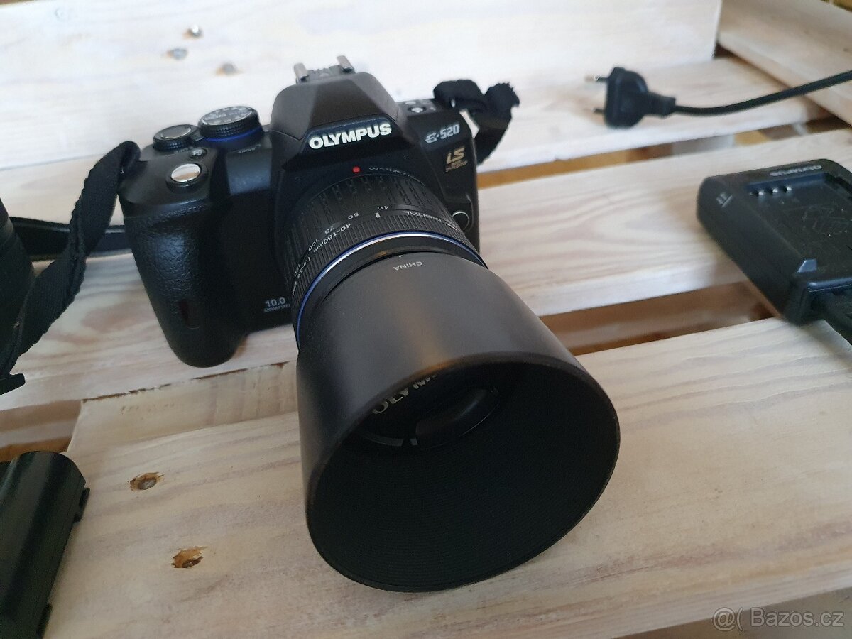 Olympus E-520, dva objektivy, dvě baterie, batoh, karty. - 4