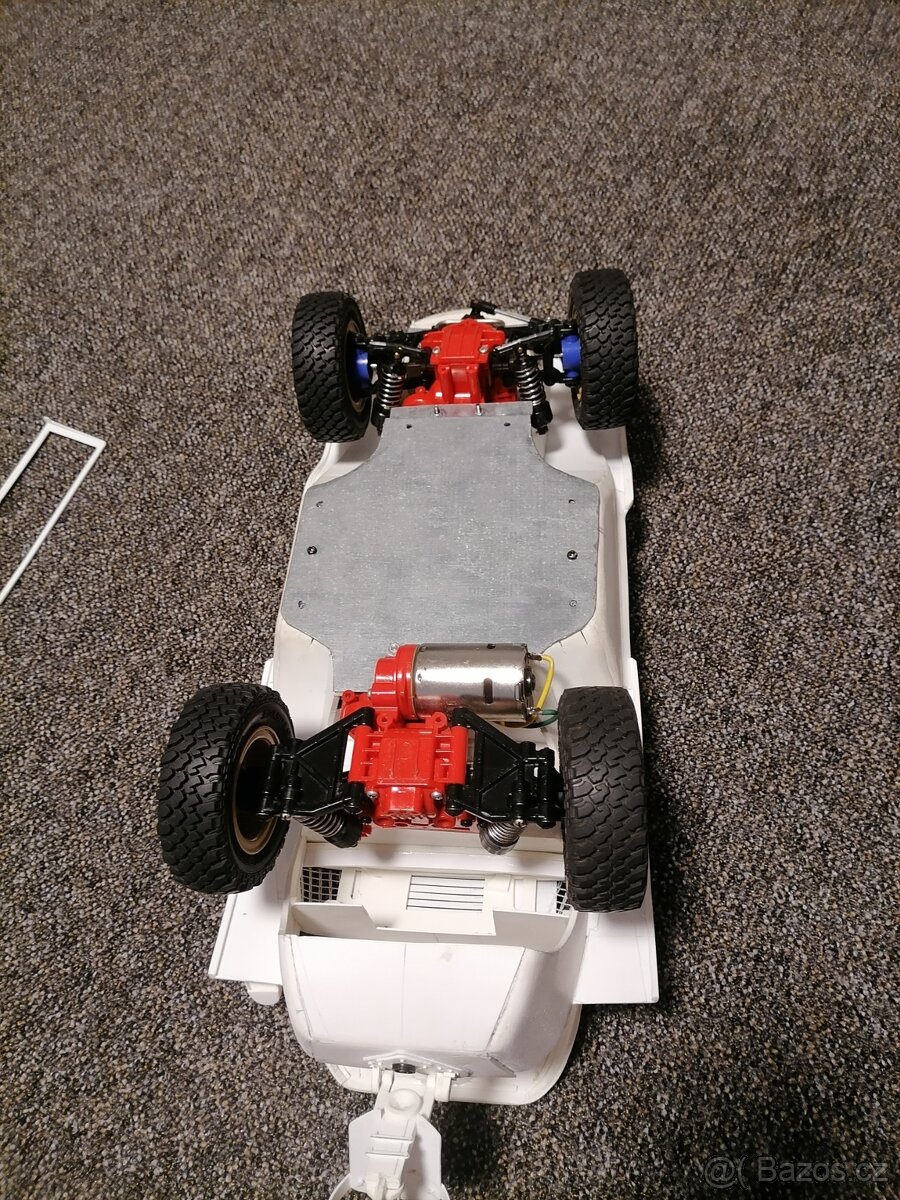 RC model obojživelného vozidla - 4