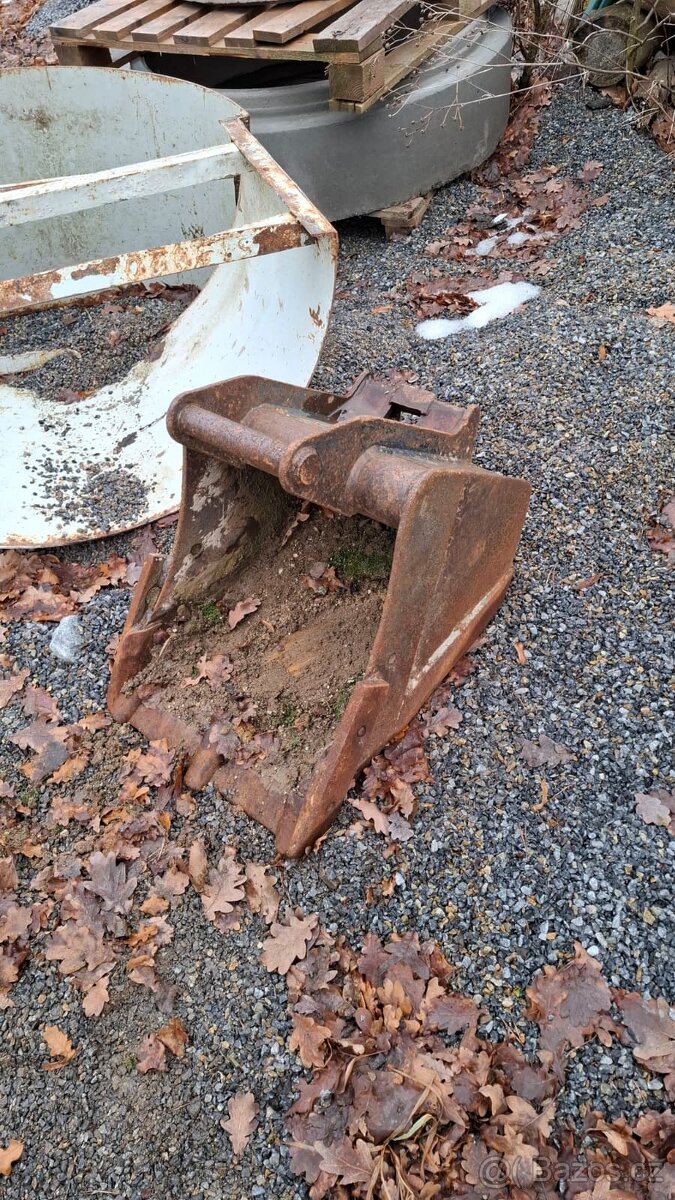 Prodám pásový bagr Takeuchi TB138FR - 4