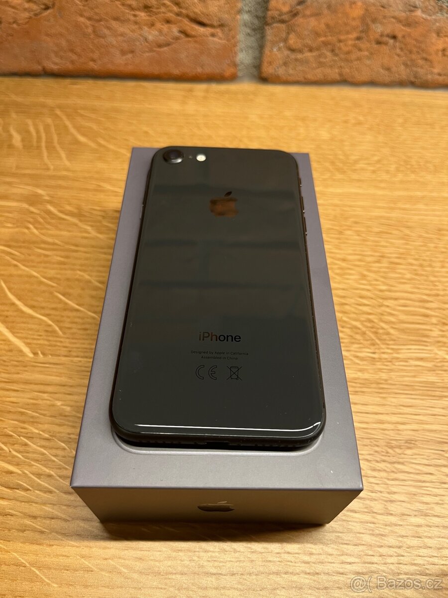 IPhone 8. 64 GB - 4