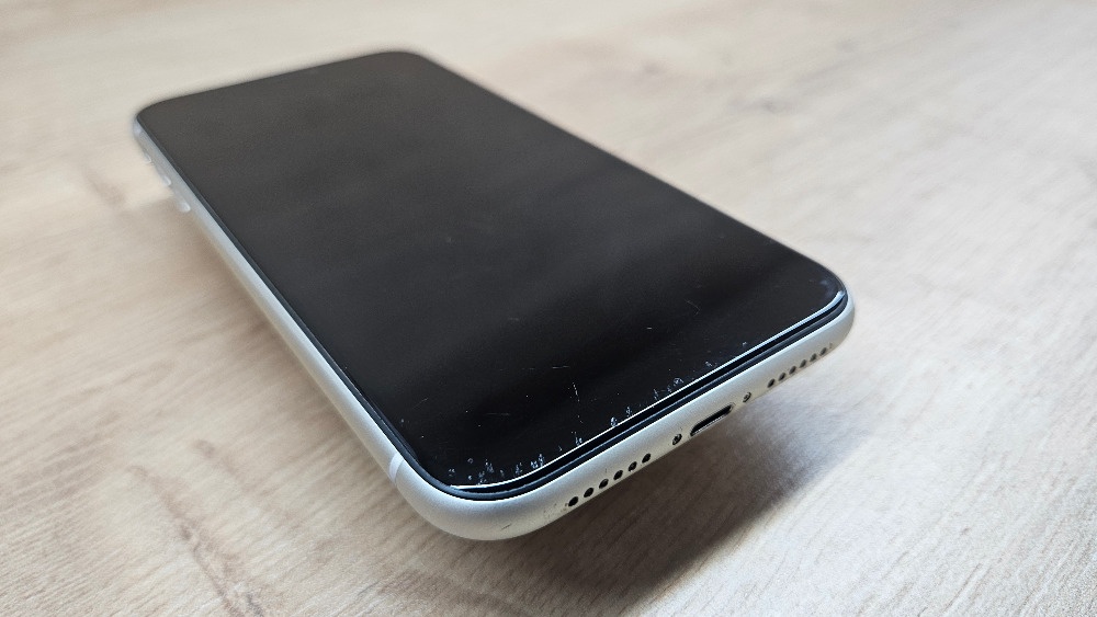 iPhone 11 128GB - bílý - 4