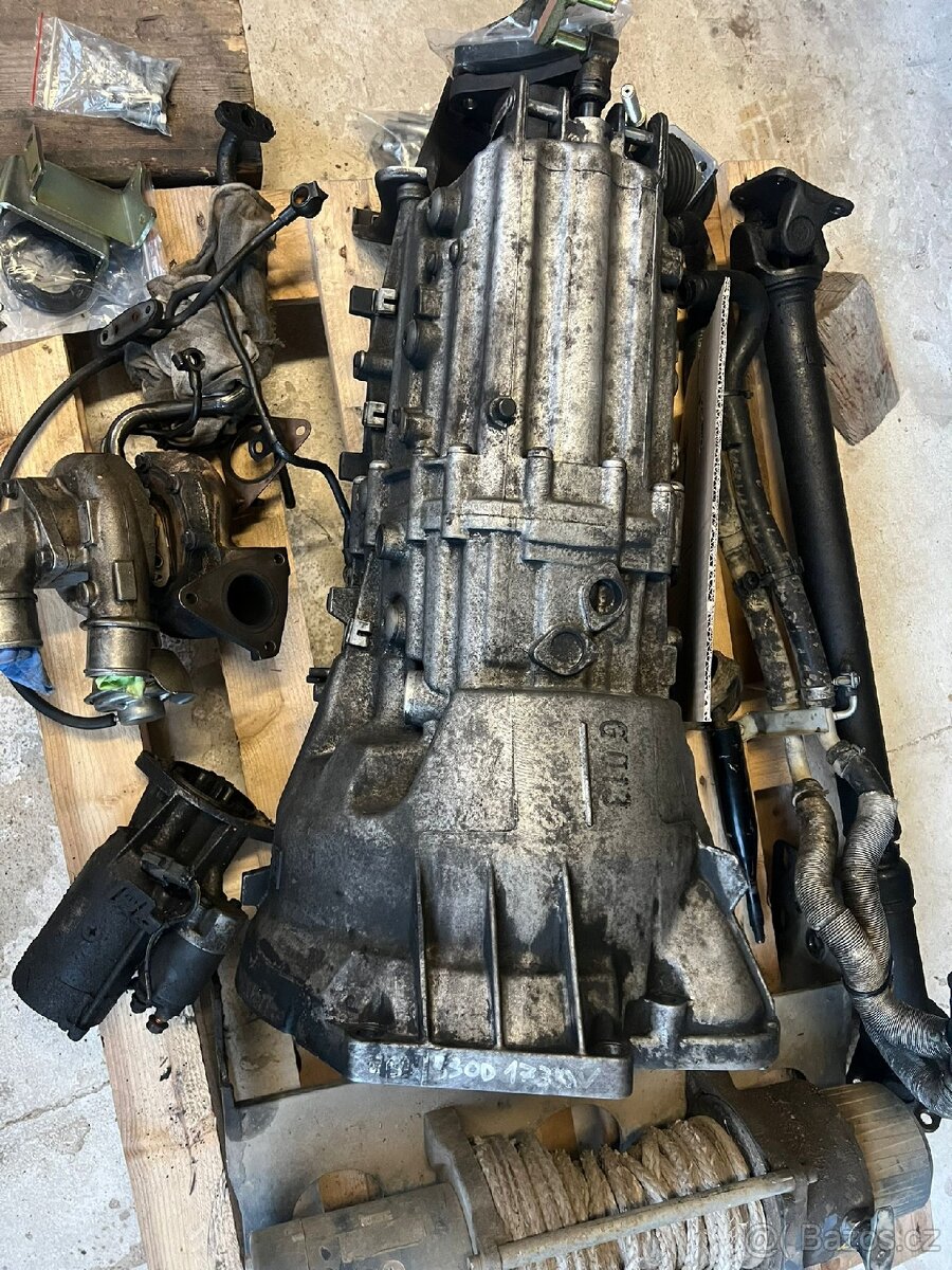 Motor a převodovka Nissan Patrol Y61
