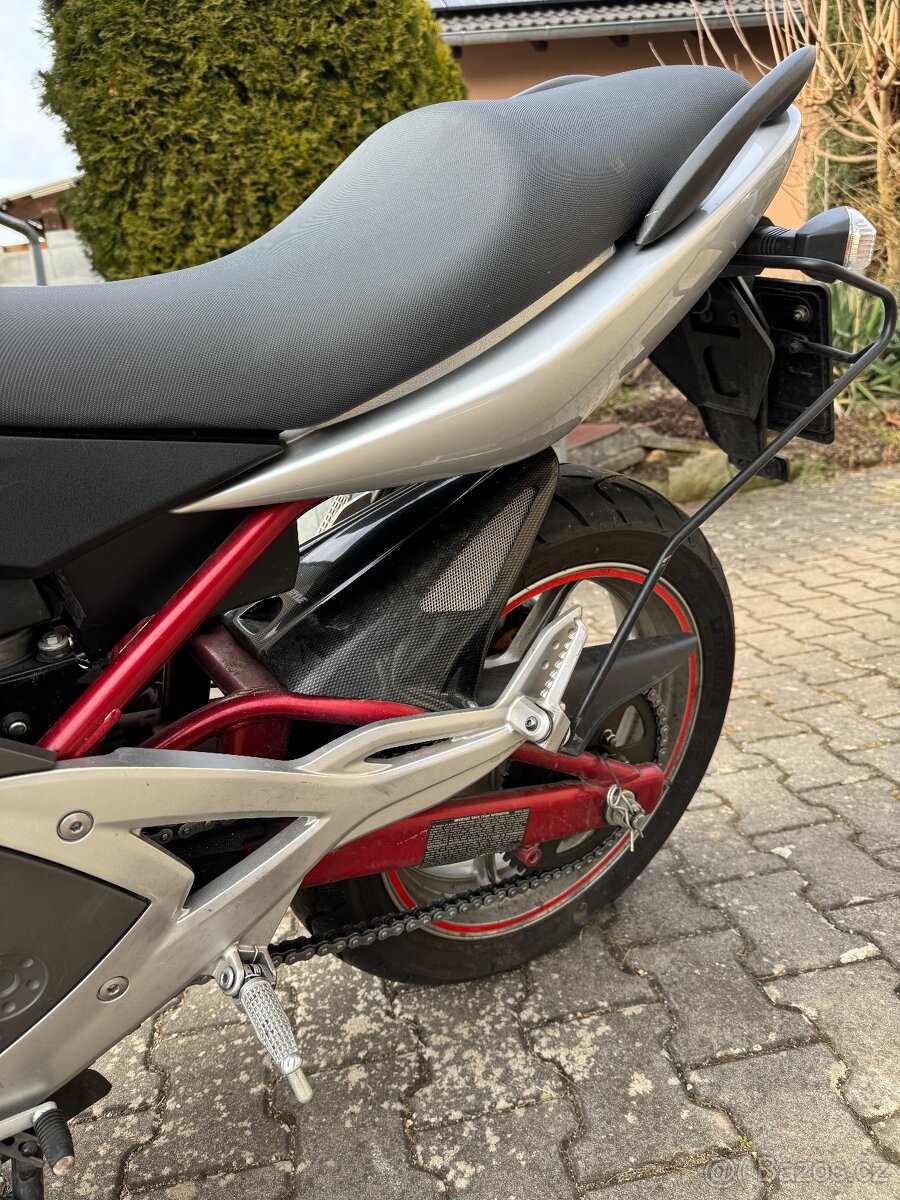 Kawasaki ER-6N ABS - 4