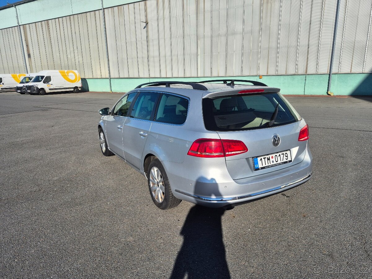 Vw Passat 1.6 tdi 77kw kombi comfortline - 4