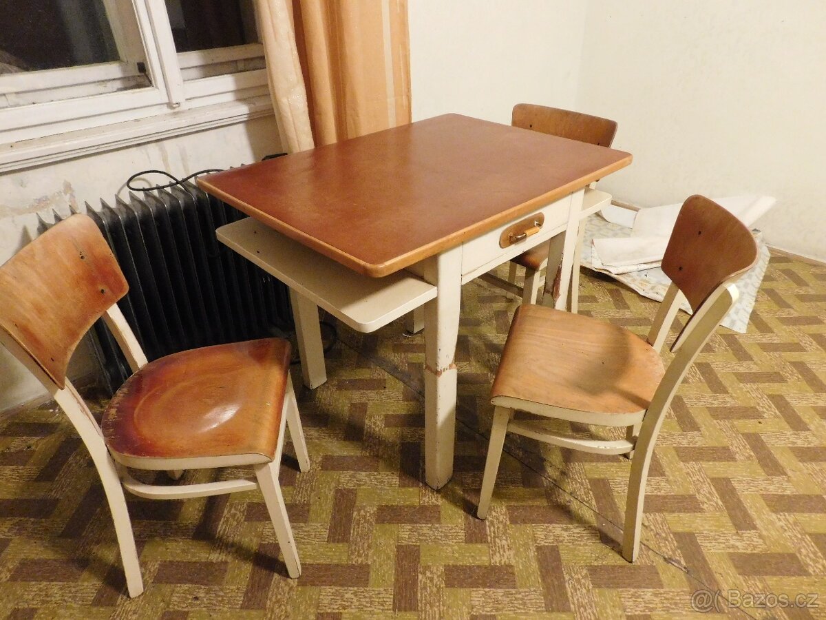 Starý jídelní stůl a židle - 4