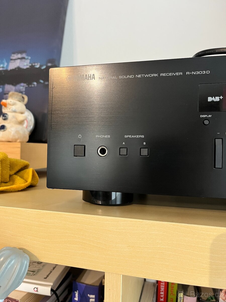Zesilovač Yamaha R-N303D - 4