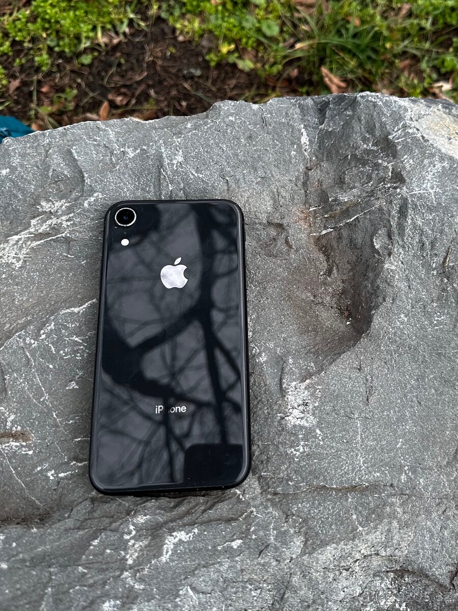 iPhone XR 64 Black - 4