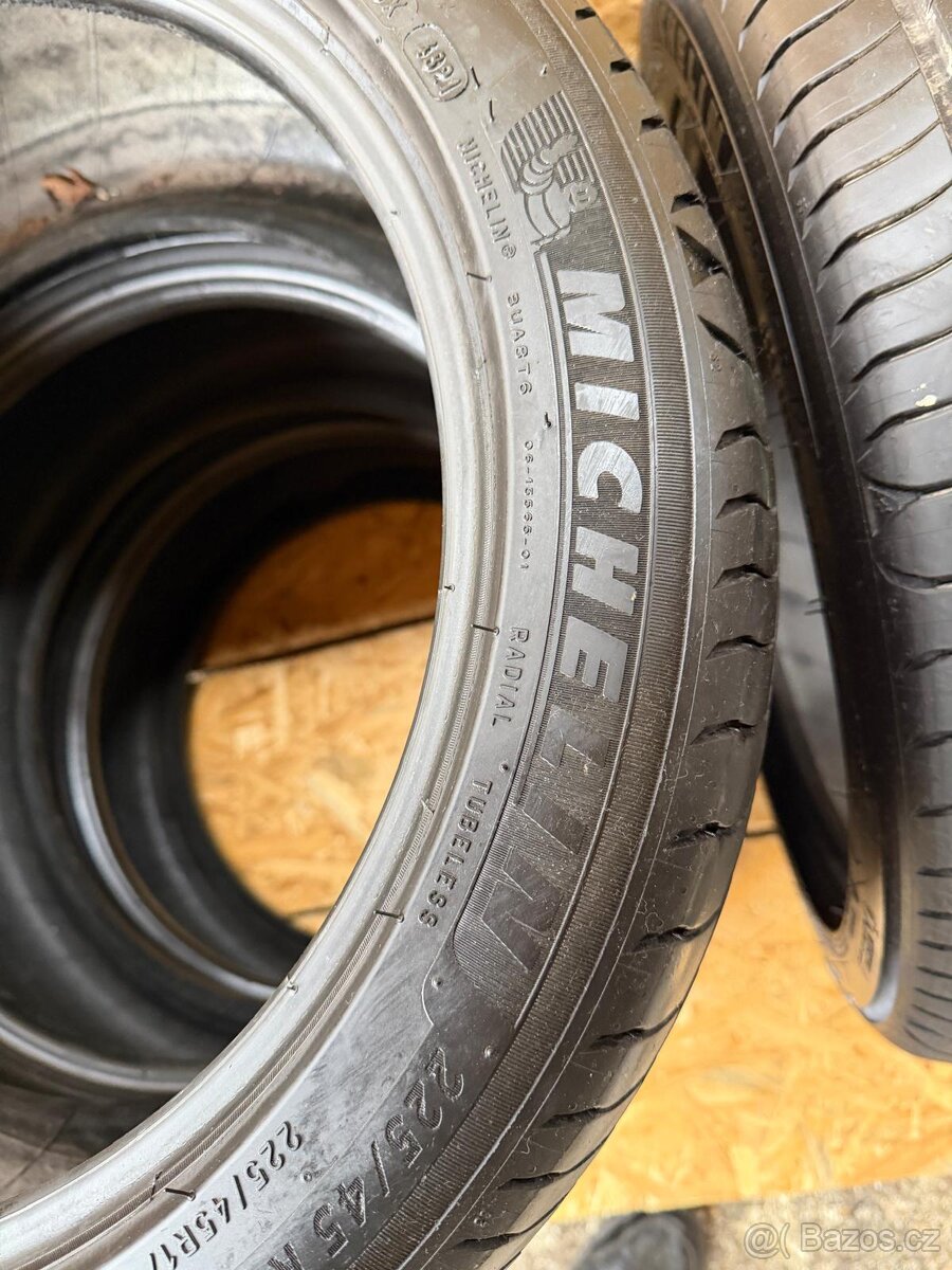 Letní pneu Michelin - 4