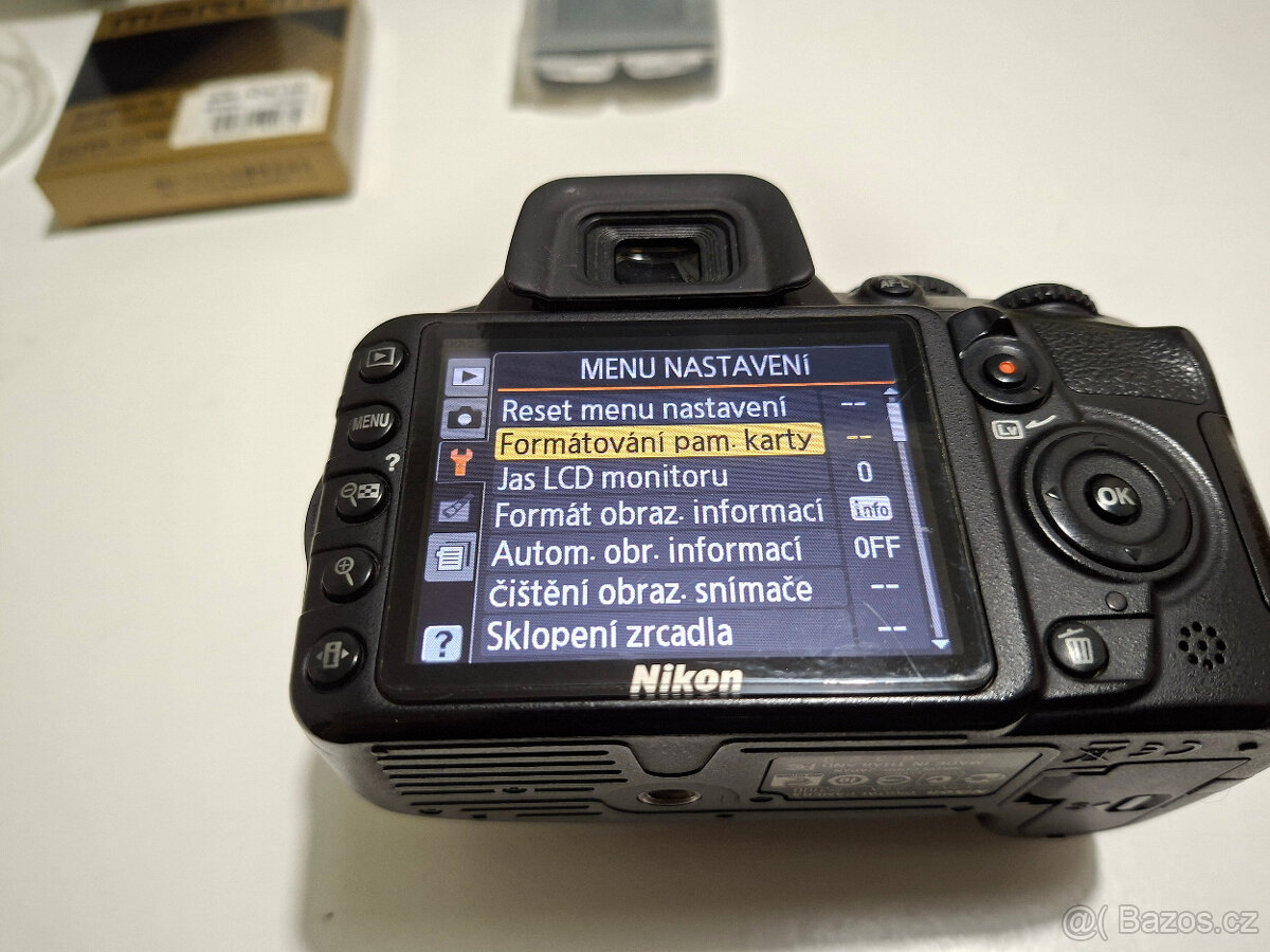 D3100 + AF-S DX Nikkor 18-105 mm f3.5.-5.6G ED VR - 4