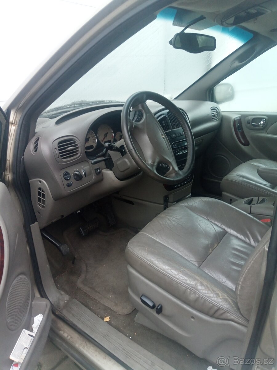 Nabízím Chrysler Grand Voyager 3,8 V6 Limited r.v.2004 - 4