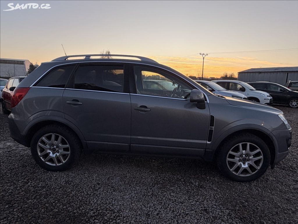 Opel Antara 2.2 DTi Automat, tažné, Nová Stk - 4