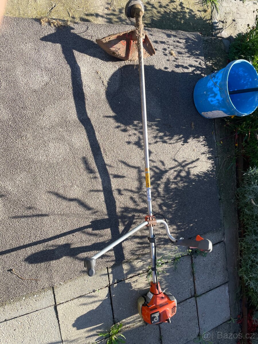 Křovinořez husqvarna 323 R k opravě - 4