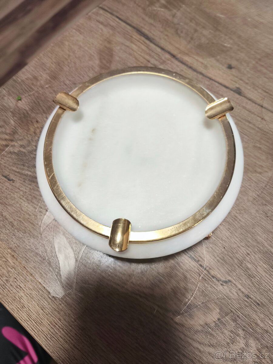 Mramorový popelník. - 4