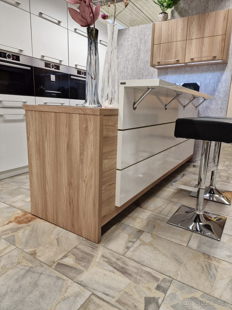 Nová kuchyňská linka vč. spotřebičů za 50% ceny. - 4