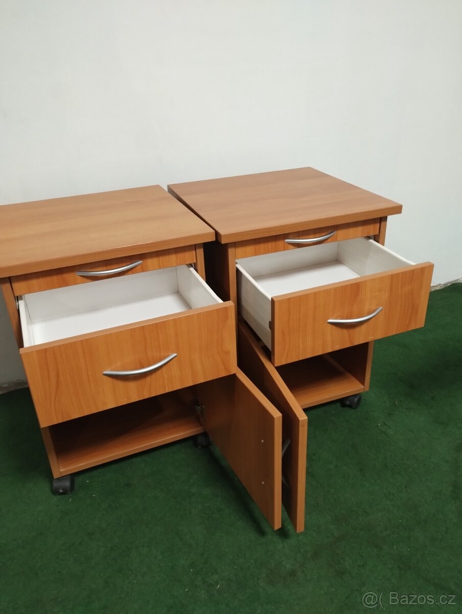 Noční stolek s jídelní deskou na kolečkách - 4