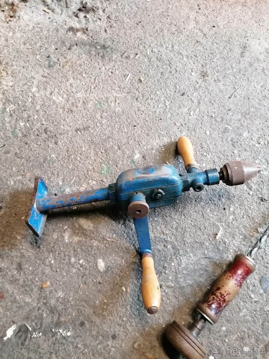 Stará ruční vrtačka - 4