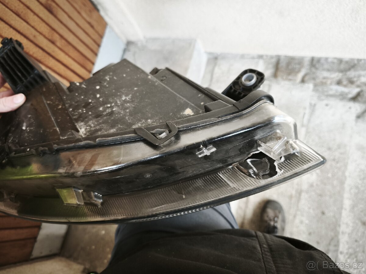 Přední světlo Caddy - 4