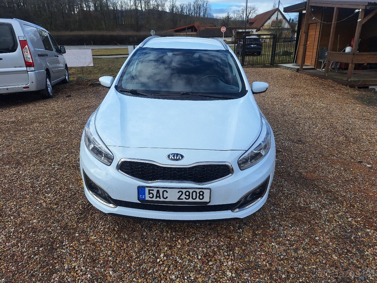 Kia Ceed 1.4 Crdi combi rv.2015 - 4