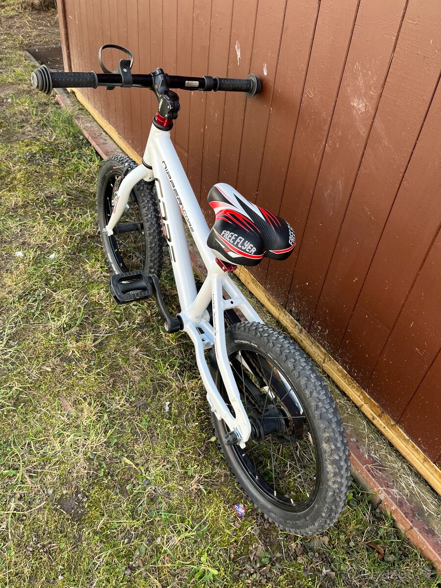 Lehké dětské kolo Core Nipper 16" - 4