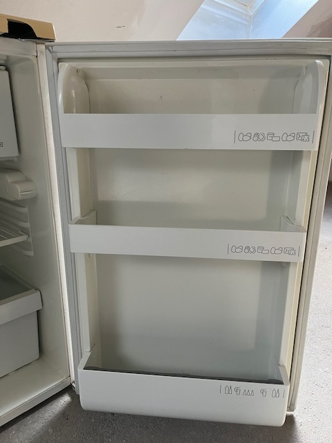 malá lednička Zanussi - 4