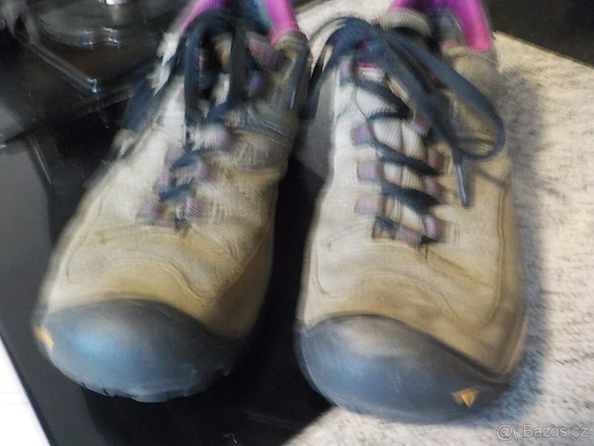 Keen out boty vel 38,5 - 4