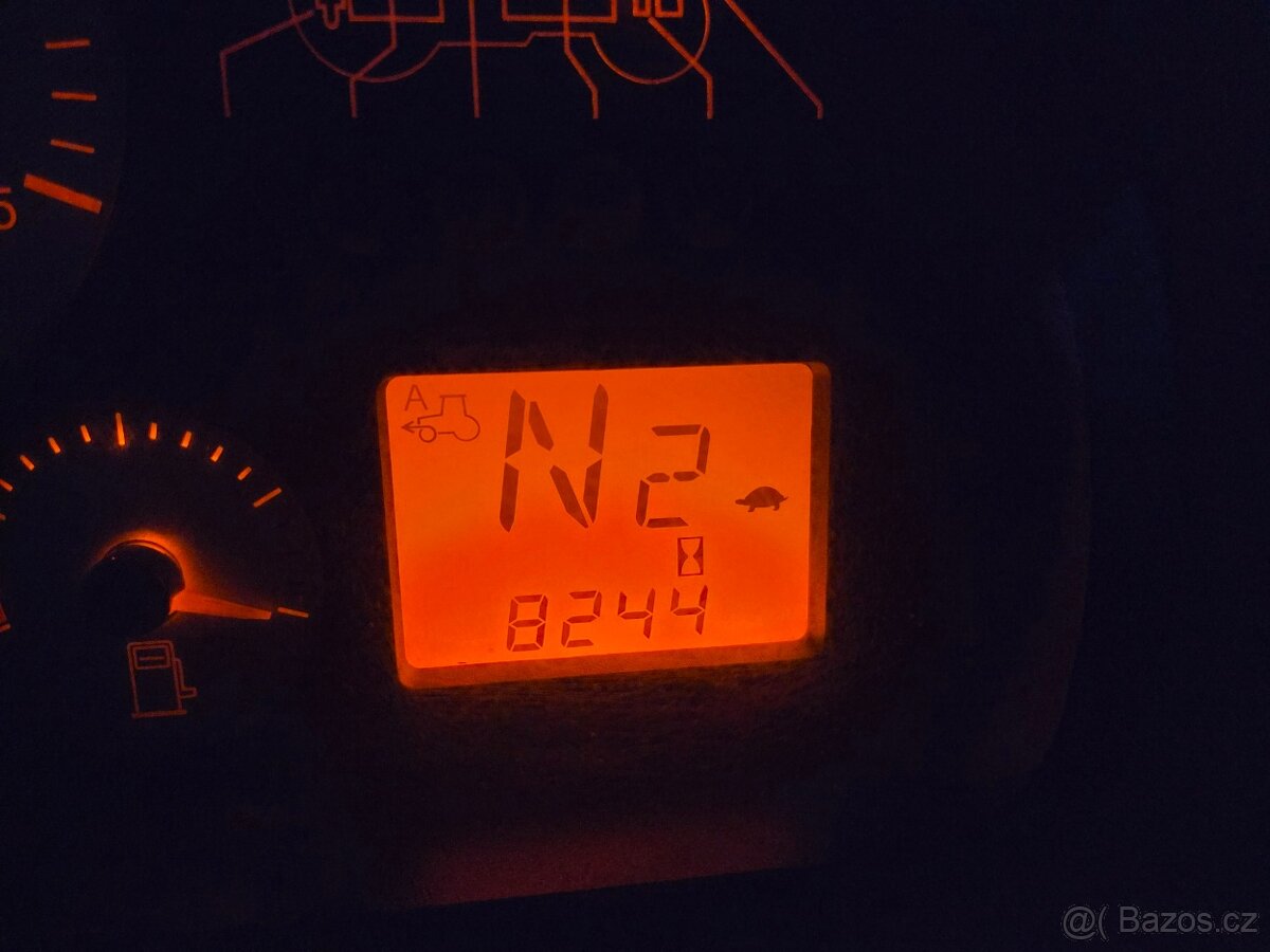 Kolový traktor challenger mt575 B - 4