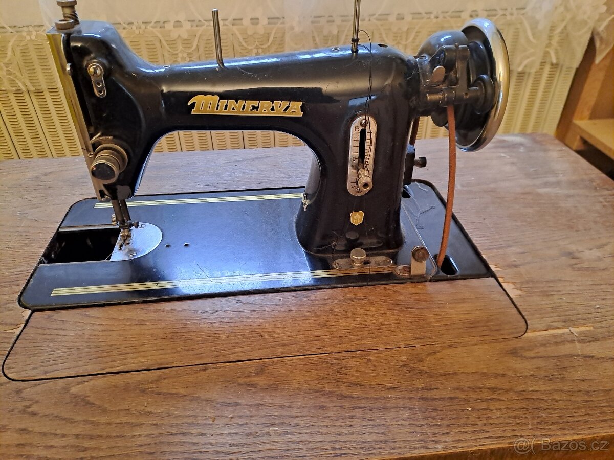 šicí stroj MINERVA - 4