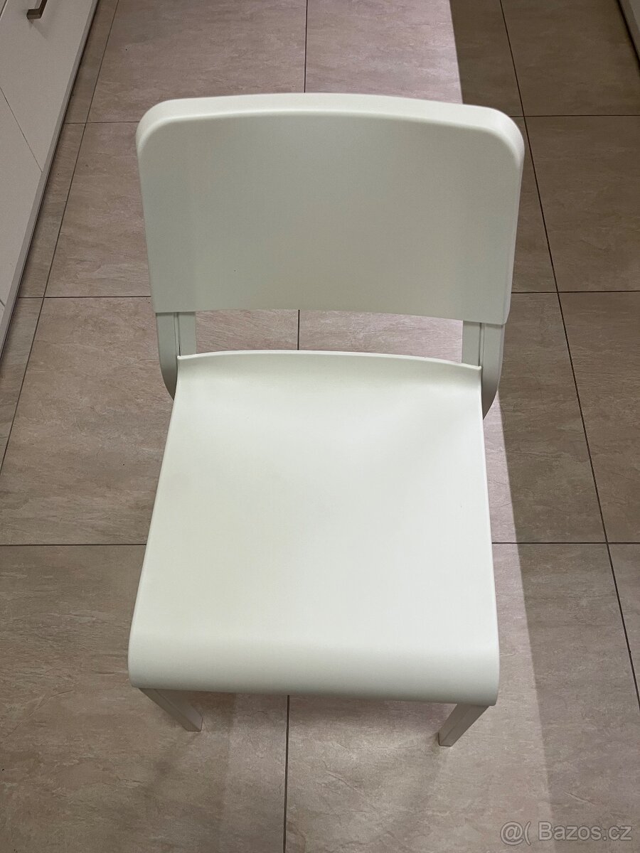 Jídelní stůl, 2 židle - 4