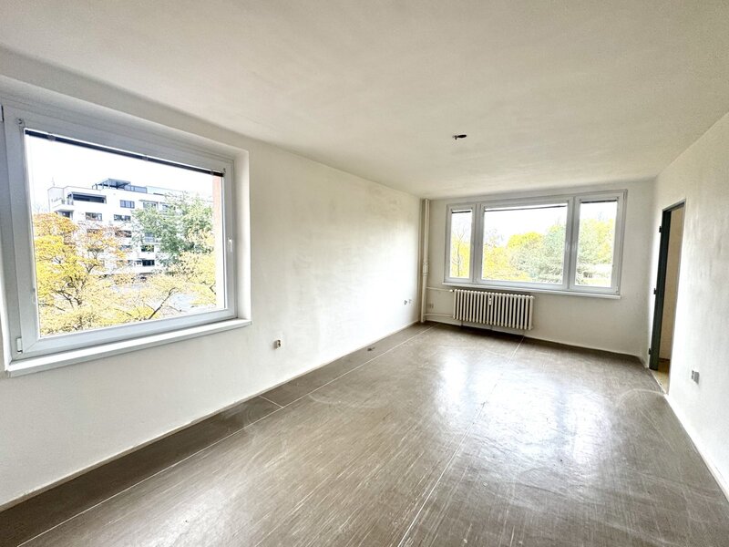 Slunný byt 2+1 s lodžií, klidné bydlení v centru města Pardu - 4