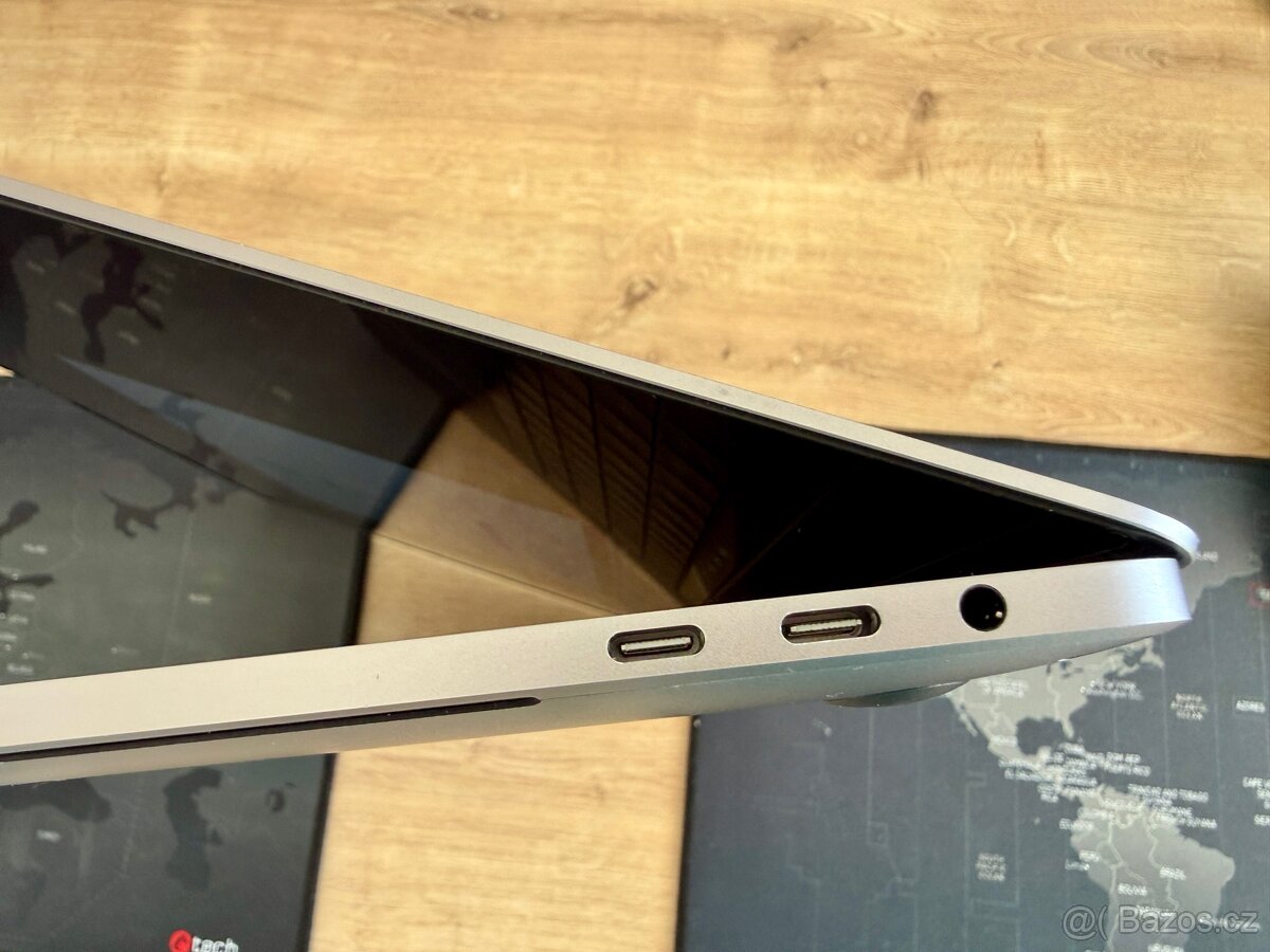 Apple MacBook Pro 15" (2019, i7, 16GB, 256GB) - 4