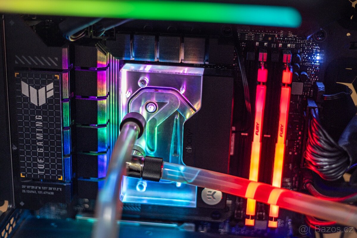 Prémiový herní PC s vodním chlazením - 4