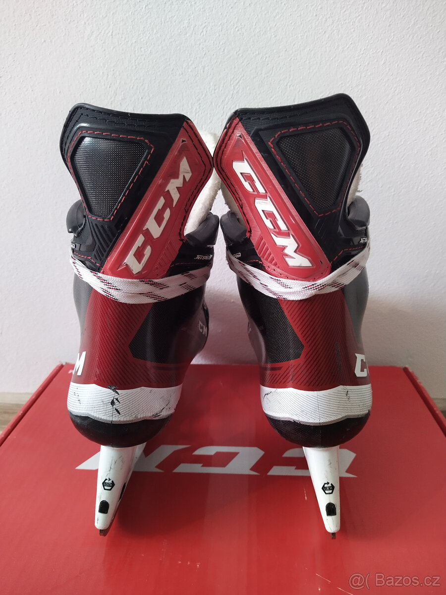 Prodám brusle CCM JetSpeed FT485 4.5/38 - 4