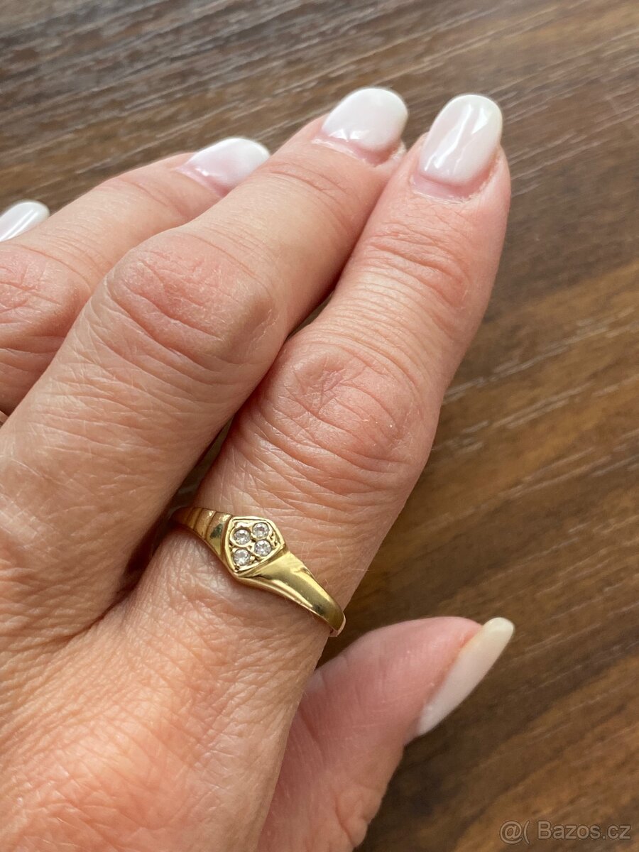 Zlatý dámský prstýnek - 4