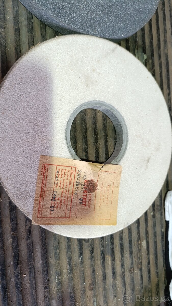 Brusné kotouče 250x20x76 - 4