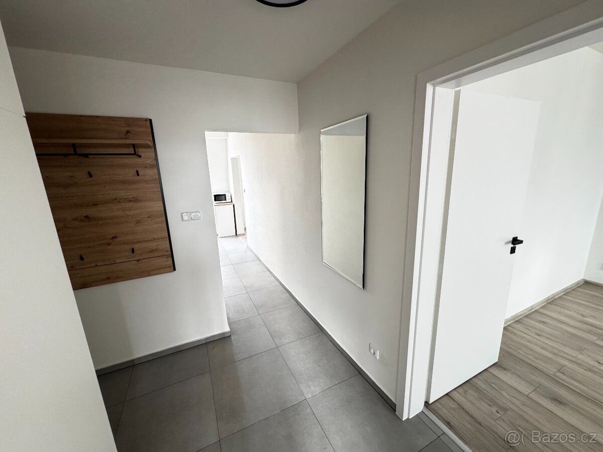 Pronájem bytu 3+1, v centru Strážnice - 4