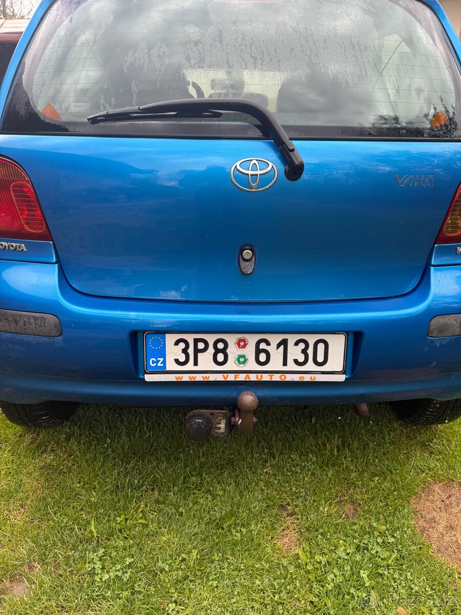 Toyota Yaris 1.0 rok 2003 - 4