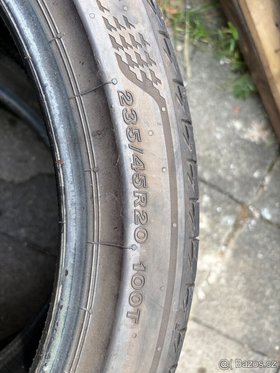 Letní pneu Bridgestone 235/45 R20 - 4