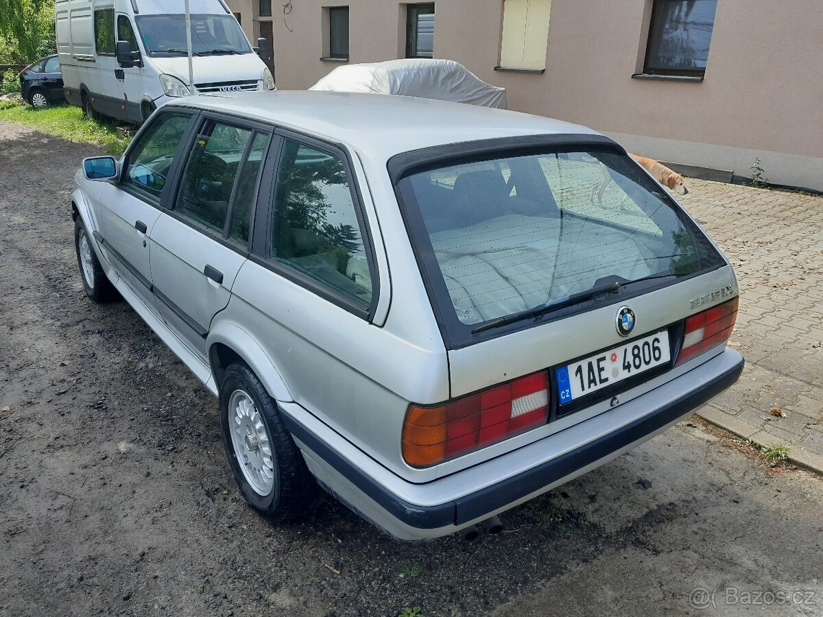 BMW 325ix kombi BMW E30 motor 6 válec pohon 4x4 - 4