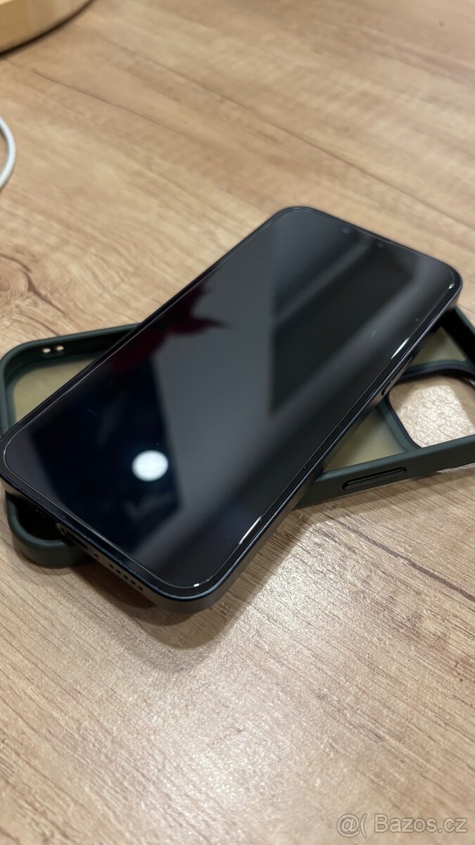 IPhone 14 256 gb Midnight barva - 4