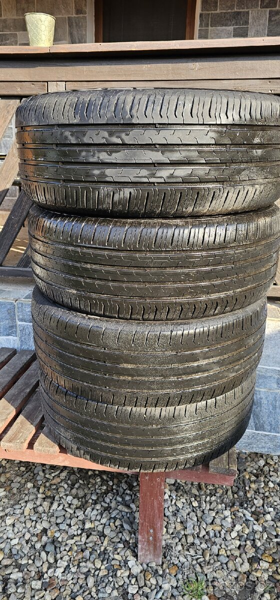 Prodám pneu Continental 235/50R19 - 4