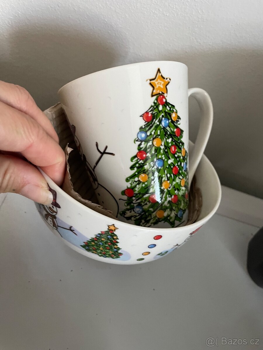 Uklid kumbalu: hrnky,misky,dekorace - 4