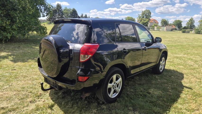 Prodám Toyota Rav4 2.0I 112KW - 4X4 - 4
