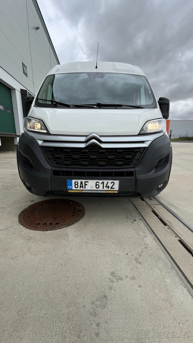 Půjčte si prostornou dodávku Citroen Jumper L4H2 - 4